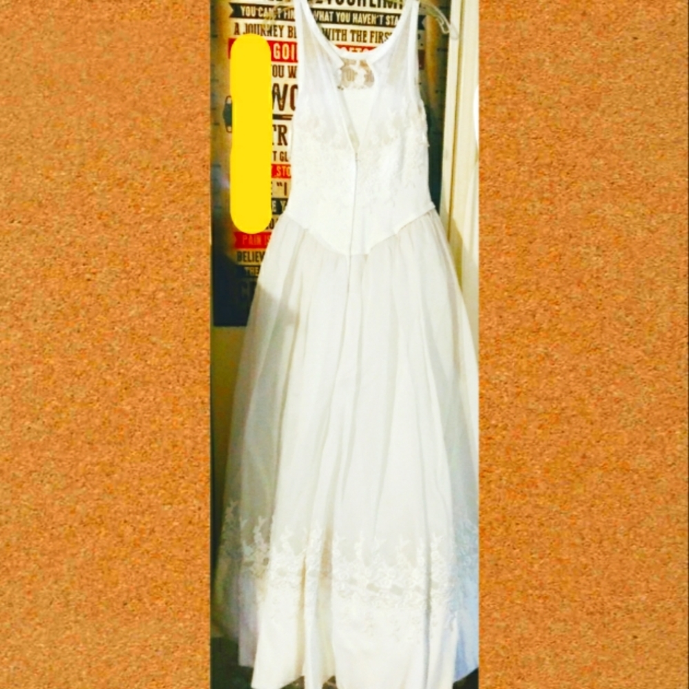 Venus 2 Cotoure Wedding Dress Never worn Lovely Lacey Beautiful size 10 Reg6/8